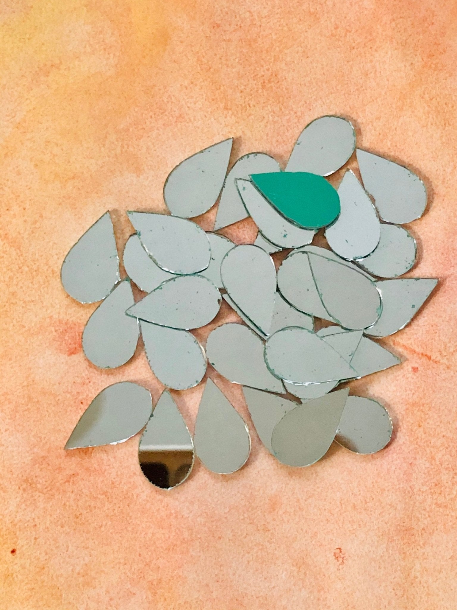 Leaf shaped craft mirrors – Shri Arts & Gifts